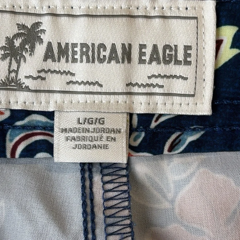 American Eagle Swim Trunks Men's Large Blue Red Floral Board Shorts Beach Summer